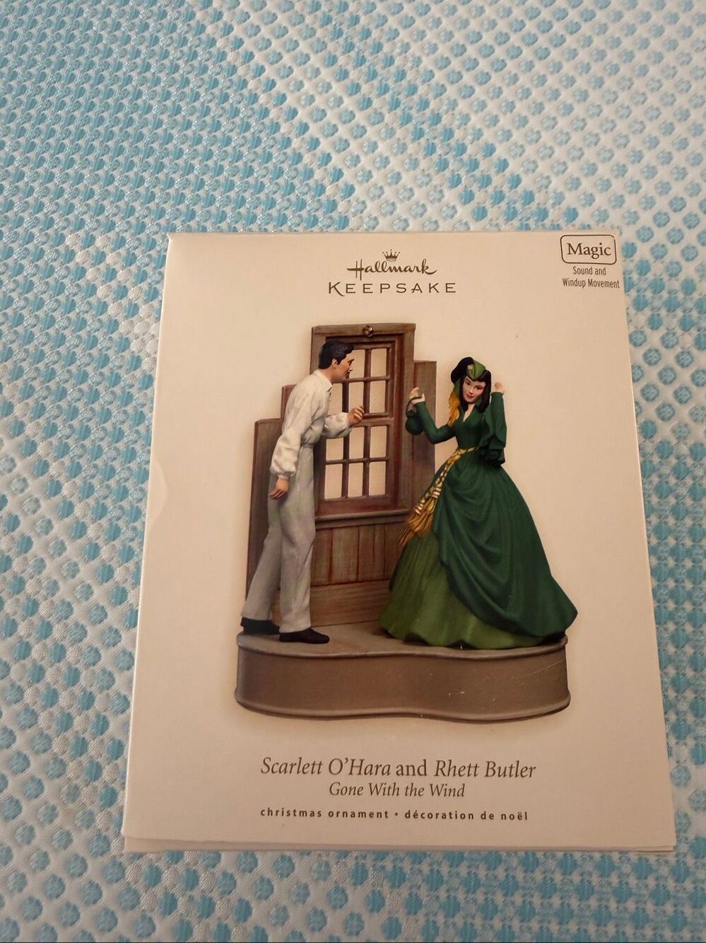 SCARLETT O'HARA and RHETT BUTLER,GWTW,Yr 2007 Hallmark,LIGHT,WINDUP MOVEMENT